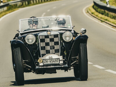 Oldtimer on the Road